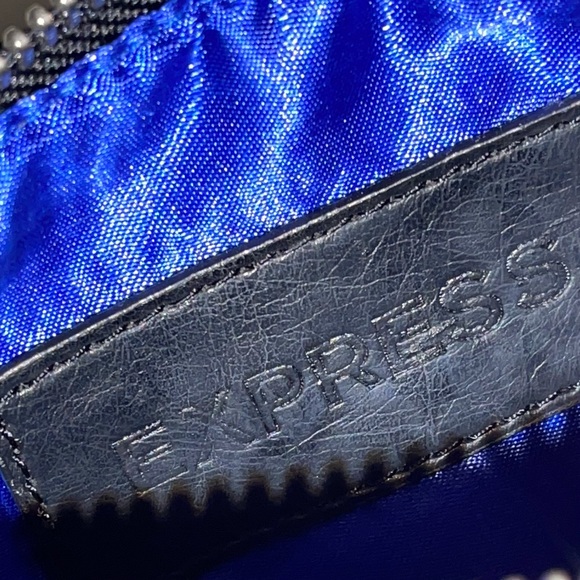 Zebra Print Black And White Express Change Purse Clutch With Zipper And Wristlet - Picture 5 of 5